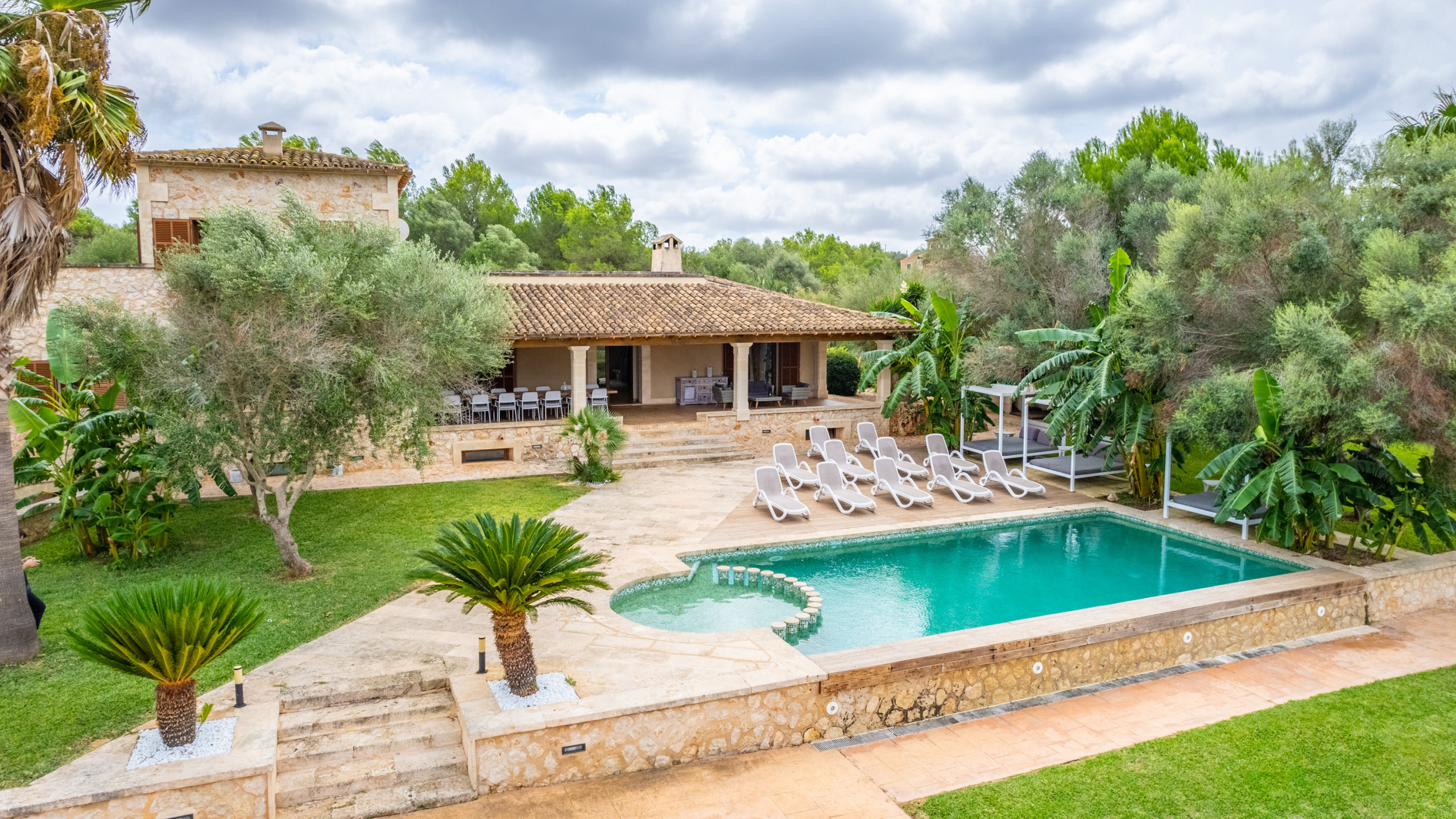Villa vacacional 5StarsHome, con casa independiente, aire acondicionado, wifi, jardin y piscina privada, playa cercana, Mallorca