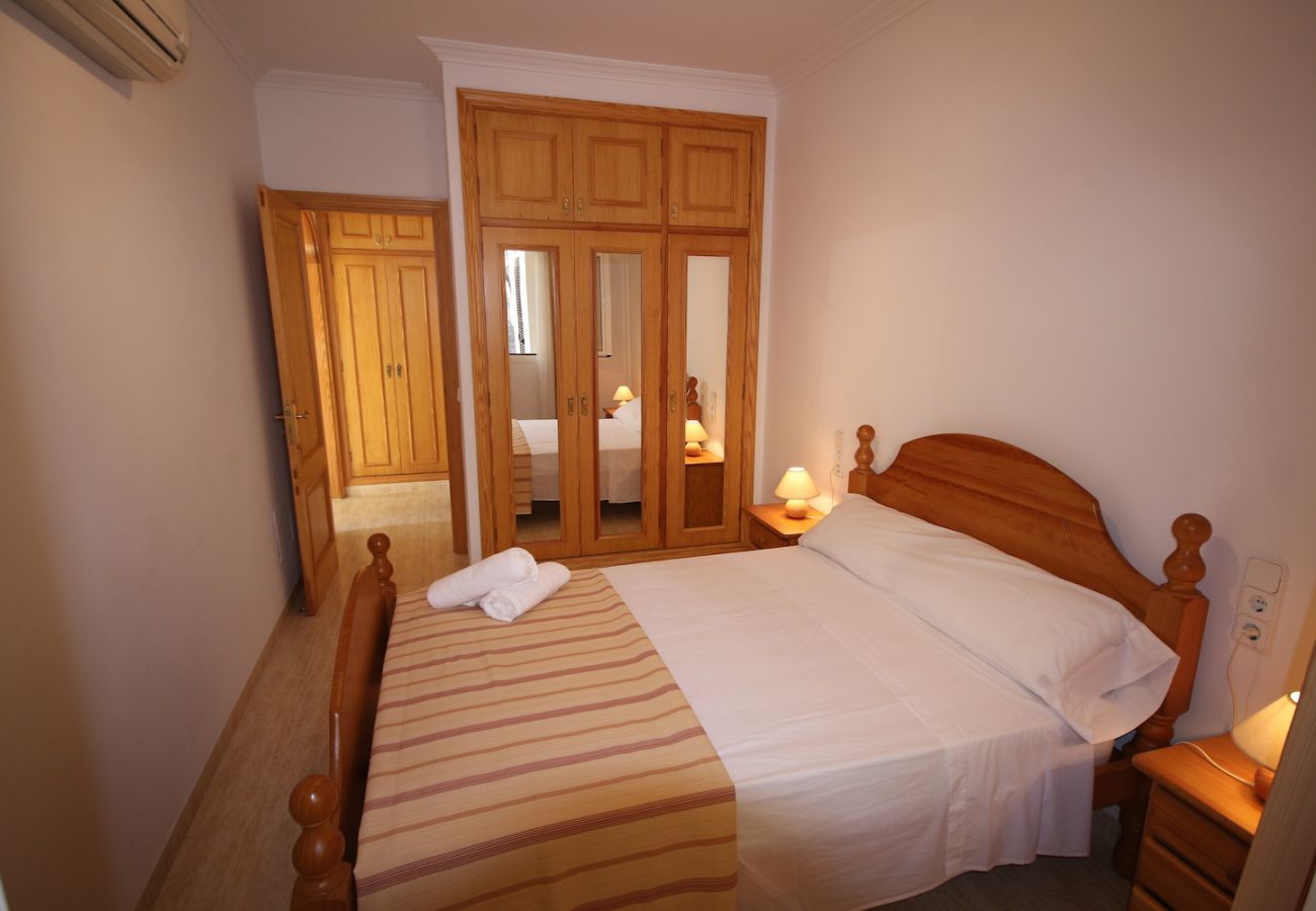  4 habitaciones, 2 baños, jardín, barbacoa, internet wifi, a solo 250m de la playa de Platjas de Muro / Port d'Alcudia