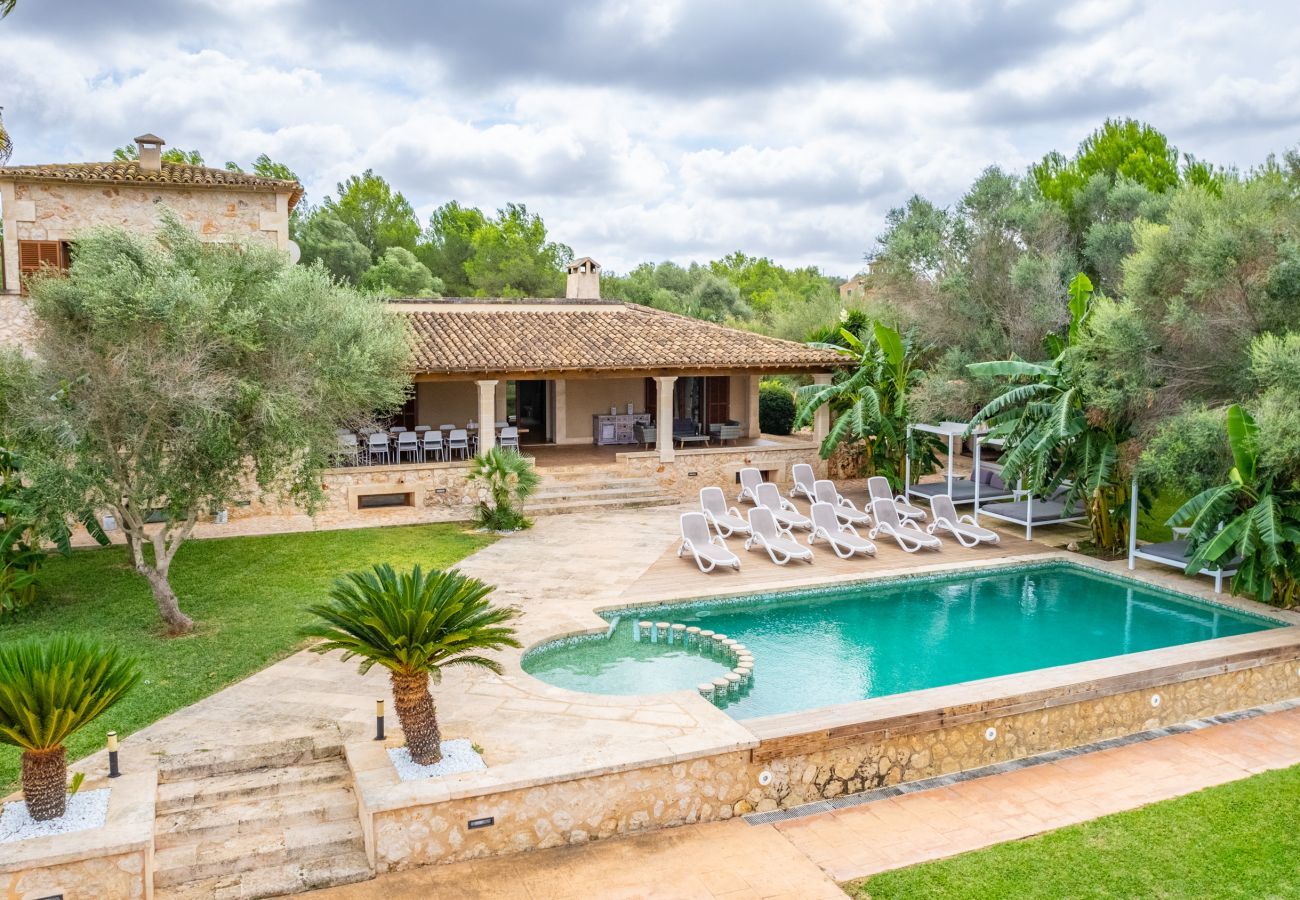 Villa vacacional 5StarsHome, con casa independiente, aire acondicionado, wifi, jardin y piscina privada, playa cercana, Mallorca